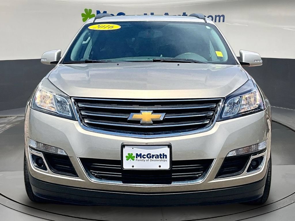 Used 2016 Chevrolet Traverse 1LT with VIN 1GNKRGKD4GJ248819 for sale in Dubuque, IA