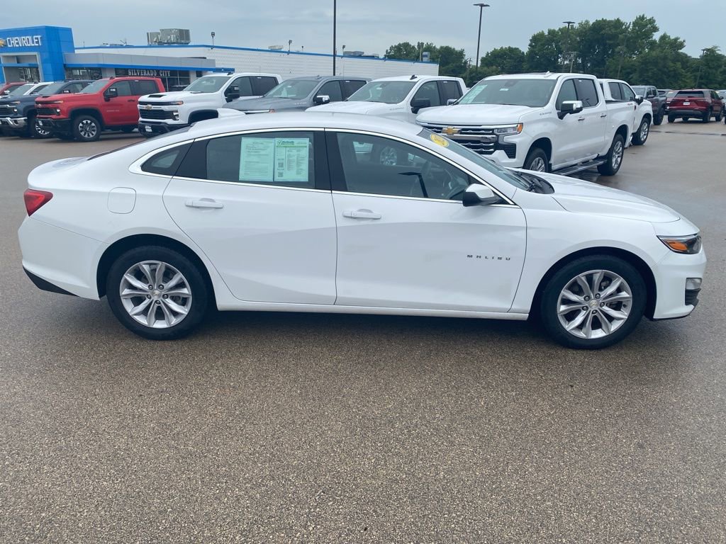 2023 Chevrolet Malibu 1LT photo 2