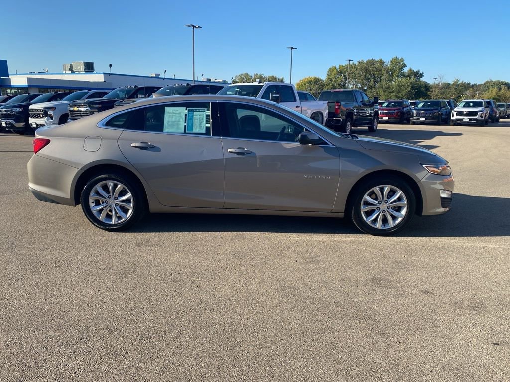 2024 Chevrolet Malibu 1LT photo 2