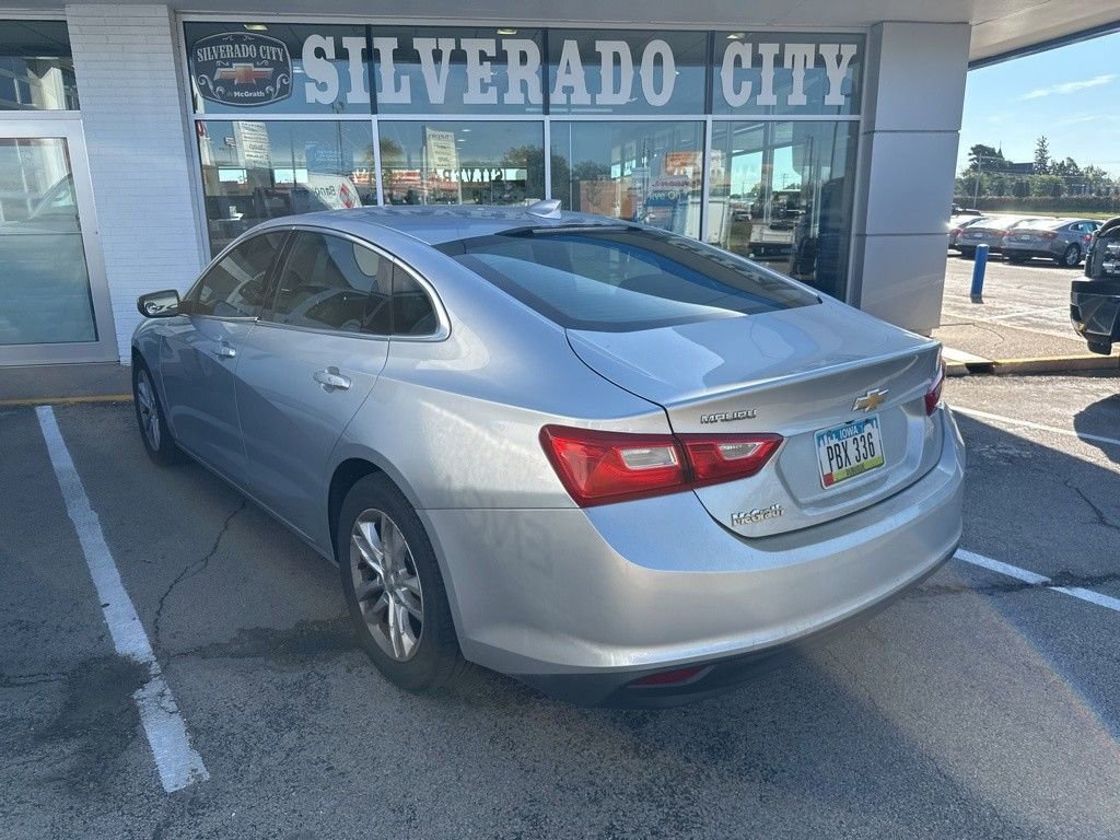 2016 Chevrolet Malibu 1LT photo 3