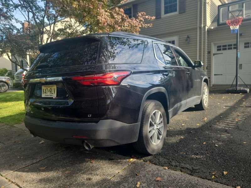 2023 Chevrolet Traverse Leather photo 2