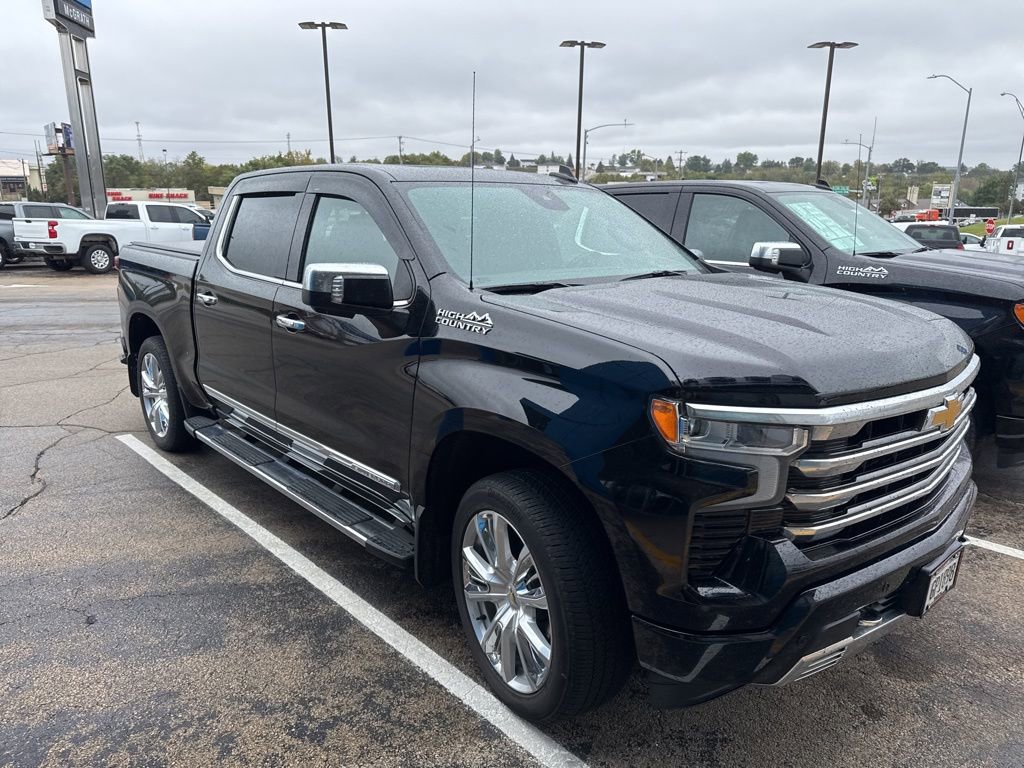 2024 Chevrolet Silverado 1500 High Country photo 3