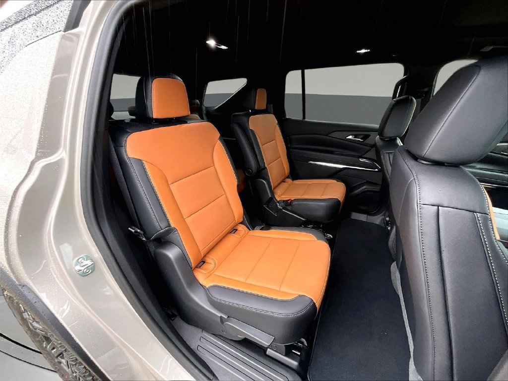 2027 Chevrolet Traverse Z71 - Photo 16