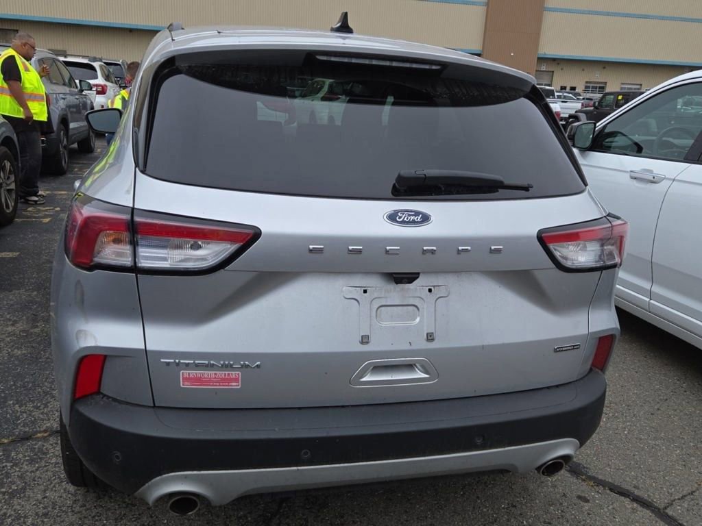 2020 Ford Escape Titanium Hybrid photo 3