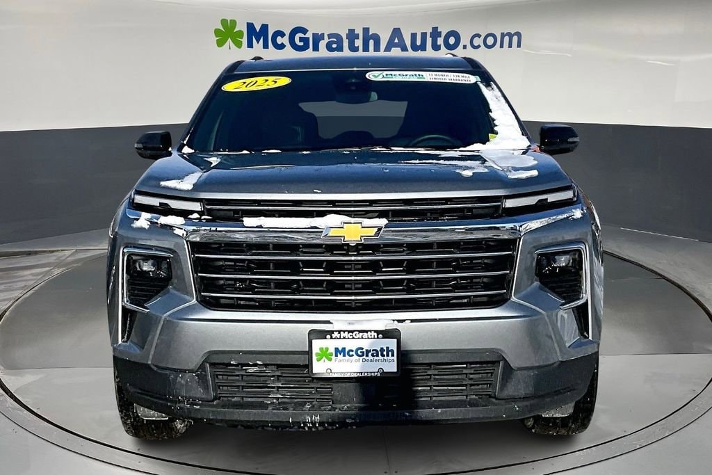 Used 2025 Chevrolet Traverse LT SUV