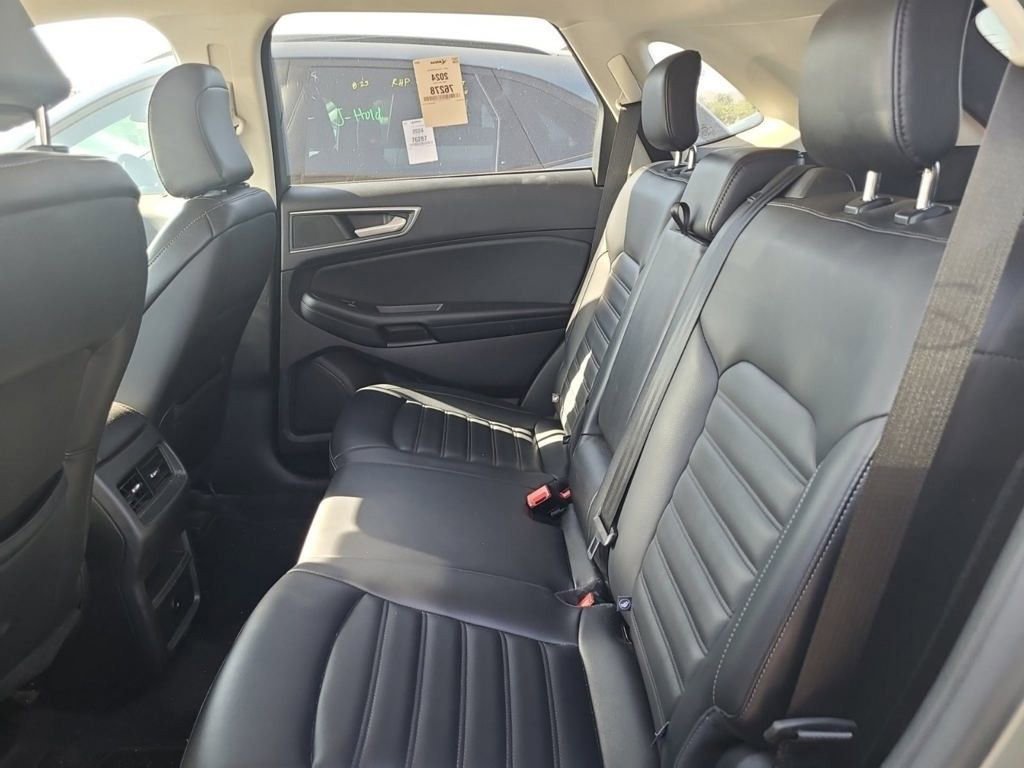 2024 Ford Edge SEL photo 4