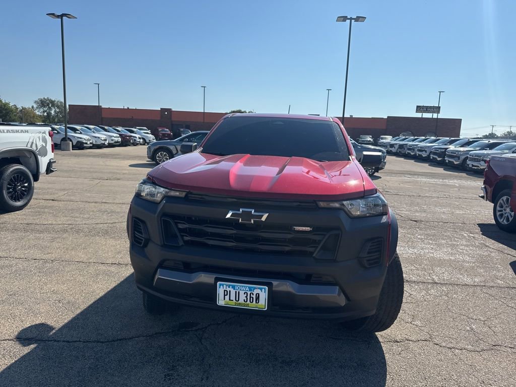 2024 Chevrolet Colorado Trail Boss photo 2