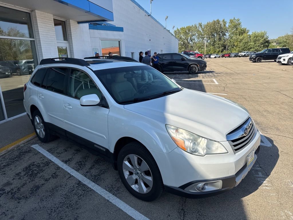2011 Subaru Outback 2.5i Limited photo 3