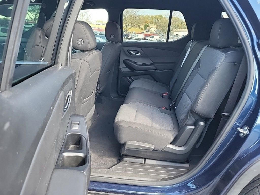 Used 2023 Chevrolet Traverse LT Cloth SUV