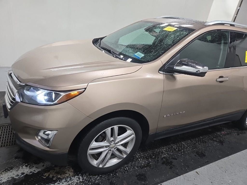 2018 Chevrolet Equinox Premier photo 2