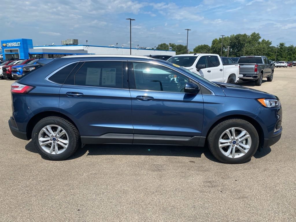 2019 Ford Edge SEL photo 2