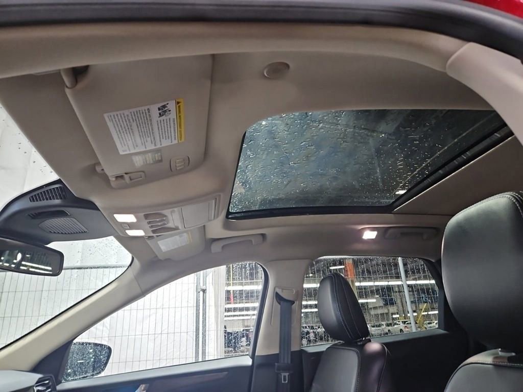 2020 Ford Escape Titanium photo 4