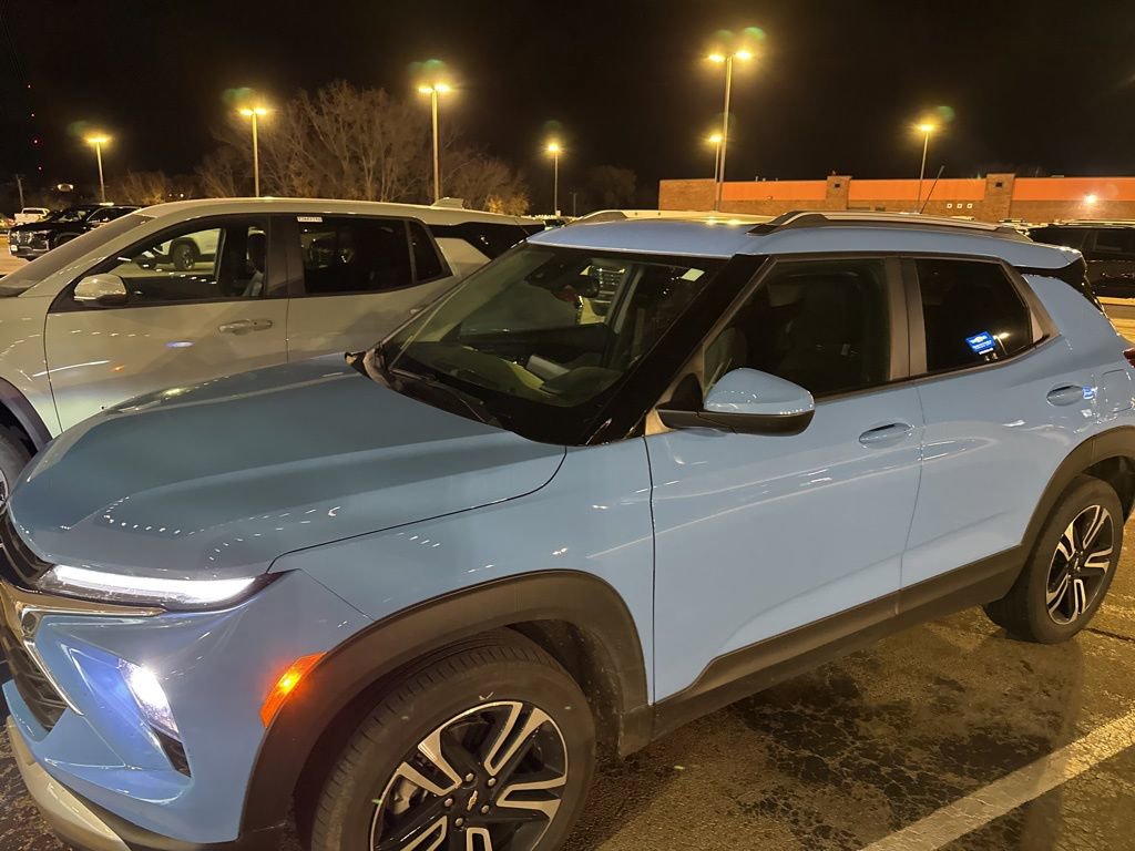 2024 Chevrolet Trailblazer LT photo 2