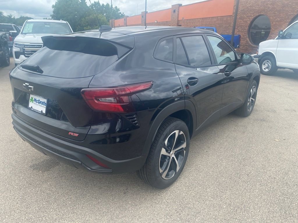 2025 Chevrolet Trax photo 3