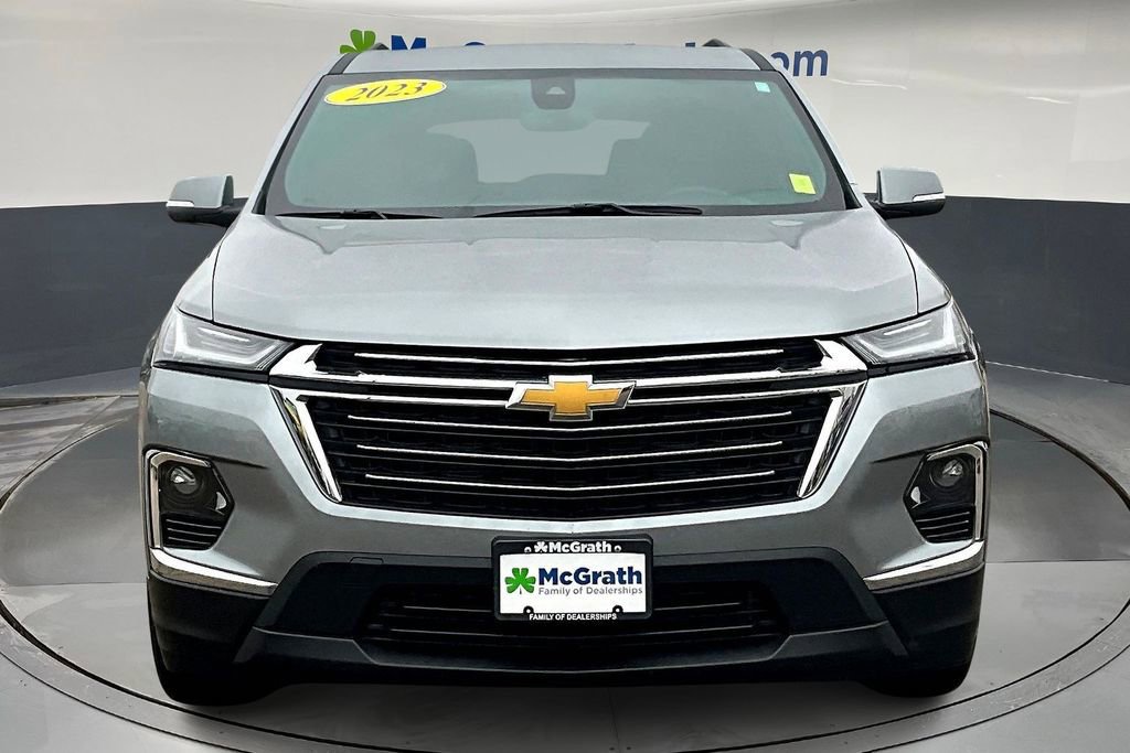 2023 Chevrolet Traverse Cloth photo 2
