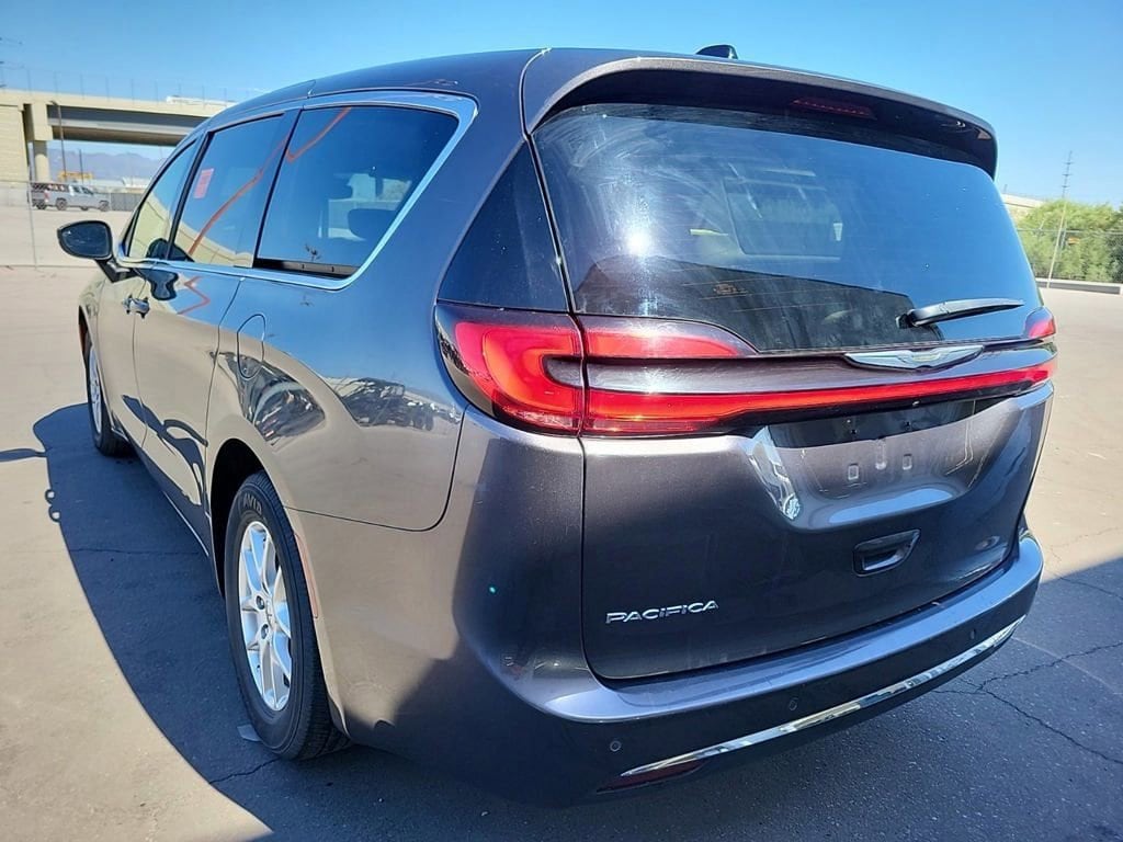 Used 2023 Chrysler Pacifica Touring L Van Passenger Van