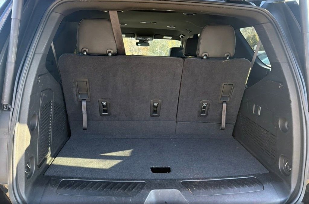 Used 2023 GMC Yukon SLT SUV