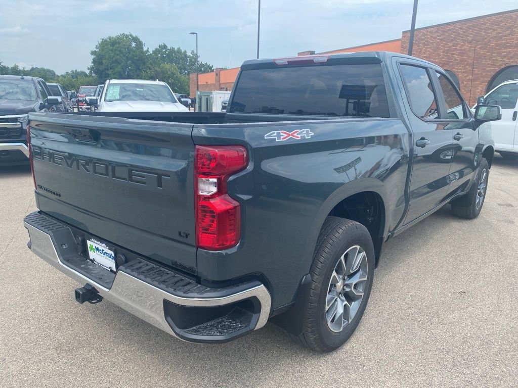 2026 Chevrolet Silverado 1500 LT photo 2