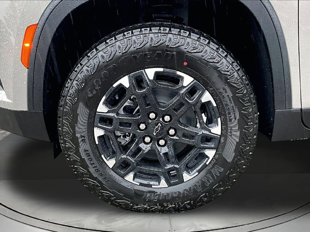 2027 Chevrolet Traverse Z71 - Photo 19
