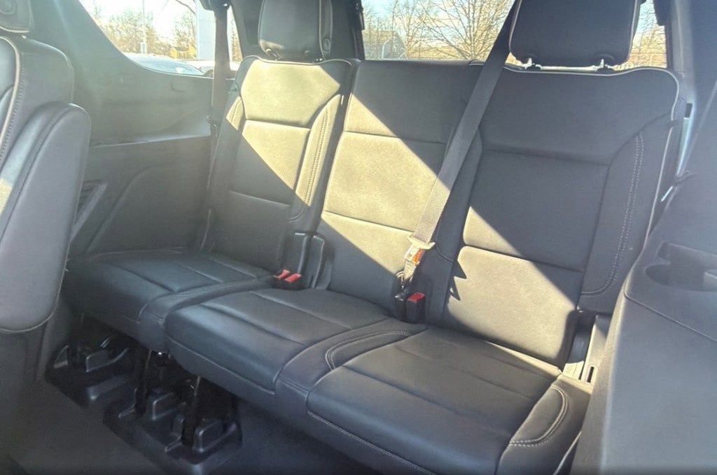 Used 2023 GMC Yukon SLT SUV