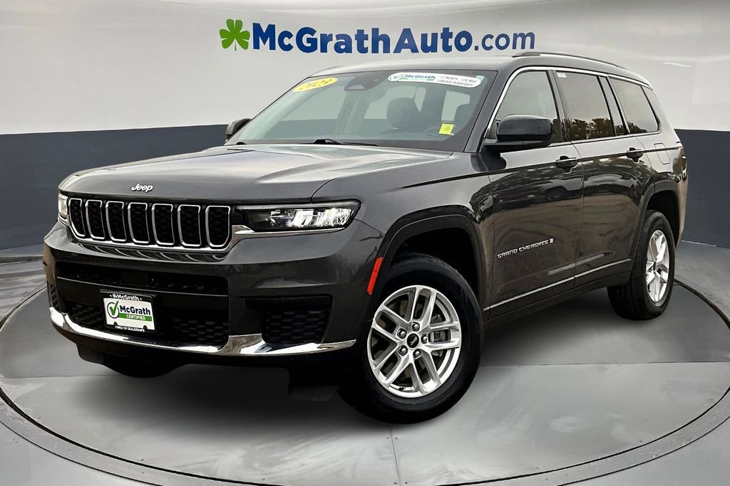 2023 Jeep Grand Cherokee Laredo photo 3