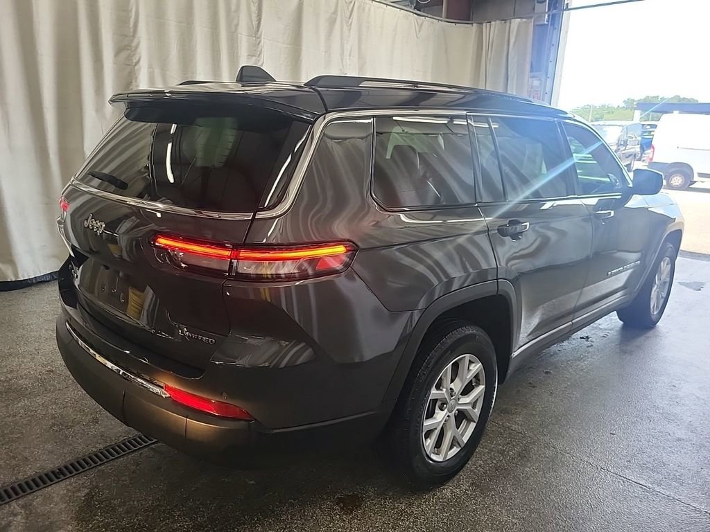2022 Jeep Grand Cherokee Limited photo 2