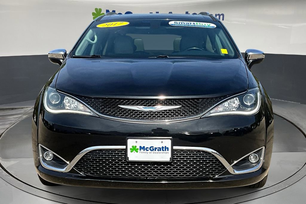 2017 Chrysler Pacifica Limited photo 2