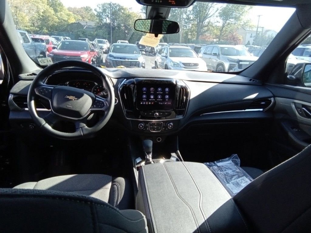 Used 2023 Chevrolet Traverse LT Cloth SUV
