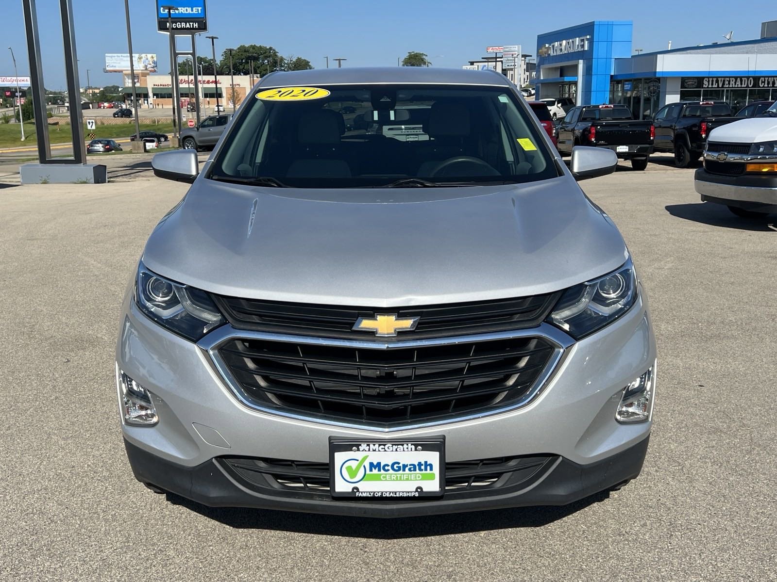 Used 2020 Chevrolet Equinox LT with VIN 2GNAXTEV4L6209993 for sale in Dubuque, IA