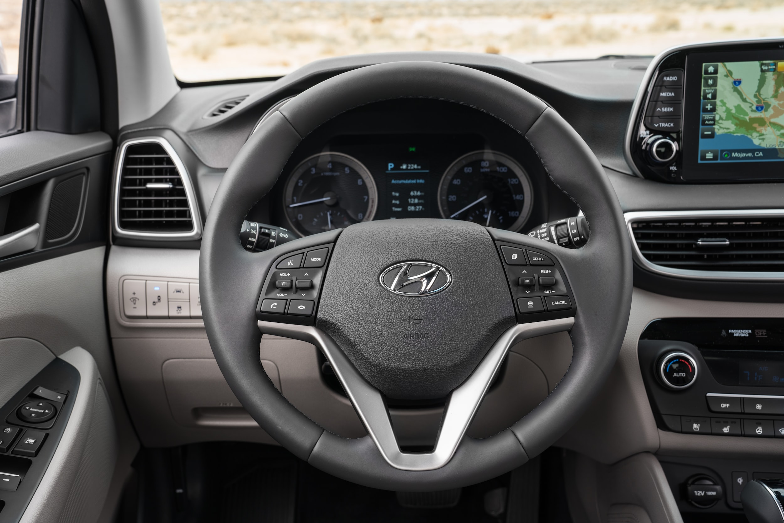 Large-32011-2019Tucson.jpg