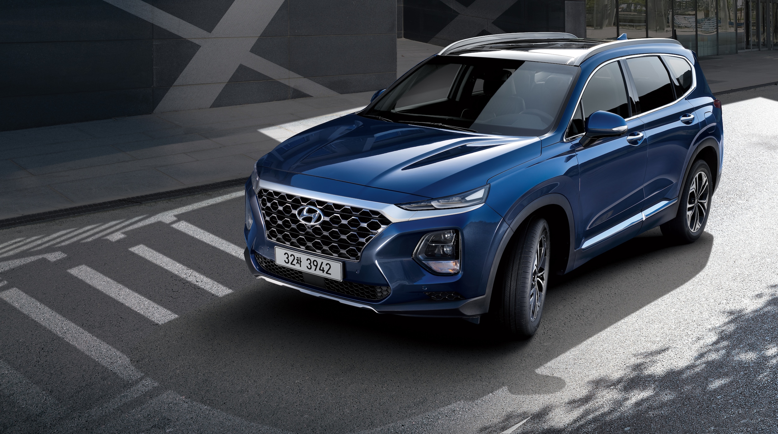 Large-31400-2019SantaFe.jpg