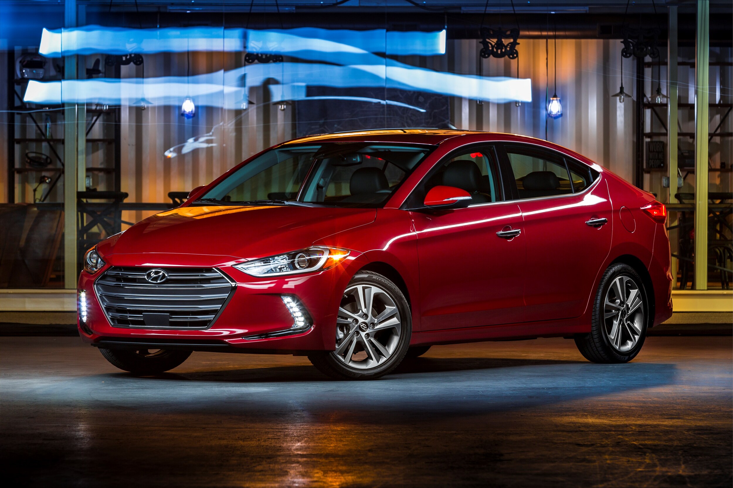 Hyundai Elantra: Additional safety precautions Hyundai Elantra: Additional safety precautions