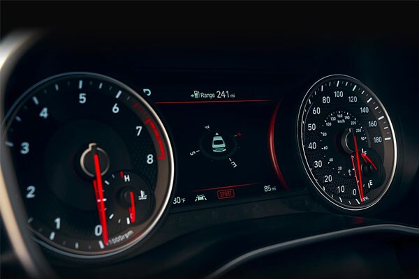 2020 Genesis G70 information screen