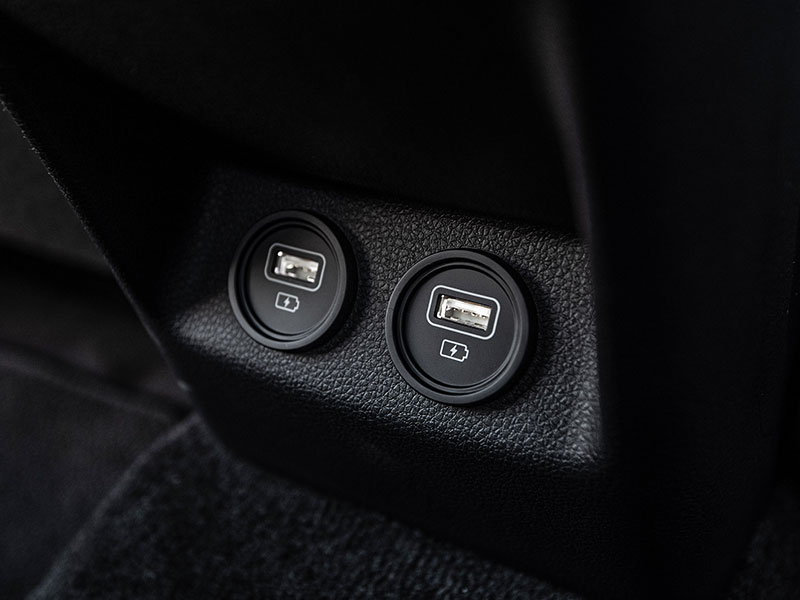20201 Kia K5 USB Power Ports