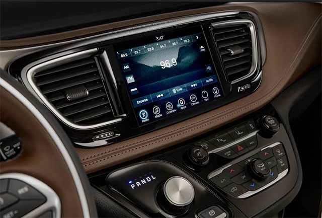 2018 Chrysler Pacifica Dashboard View