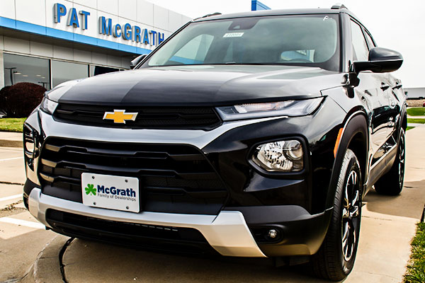 2021 Mosaic Black Chevy Trailblazer front grille