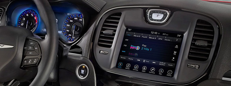 2016 Chrysler 300 Technology