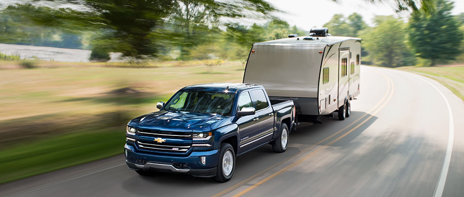 Chevy Silverado 1500 hauling a trailer