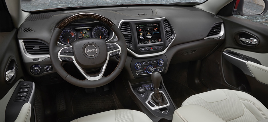 Black 2016 Grand cherokee Steering wheel and dashboard