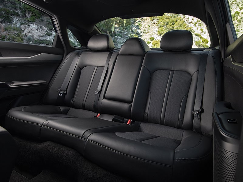 2021 K5 rear interior seating black synthetic leather