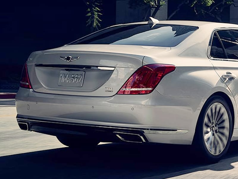 2019 Genesis G90 back end taillights and dual exhaust