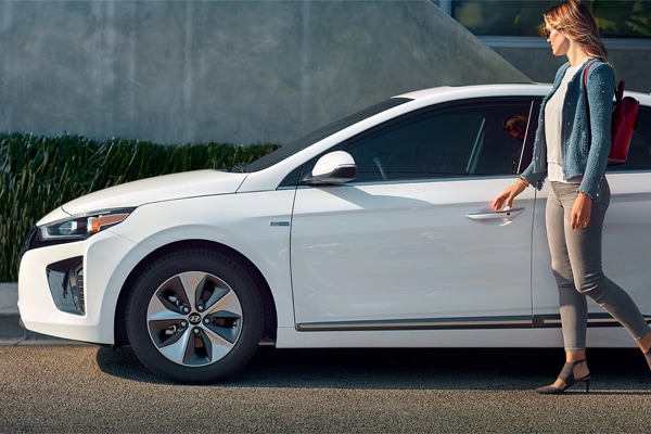2019 Hyundai Ioniq front quarter