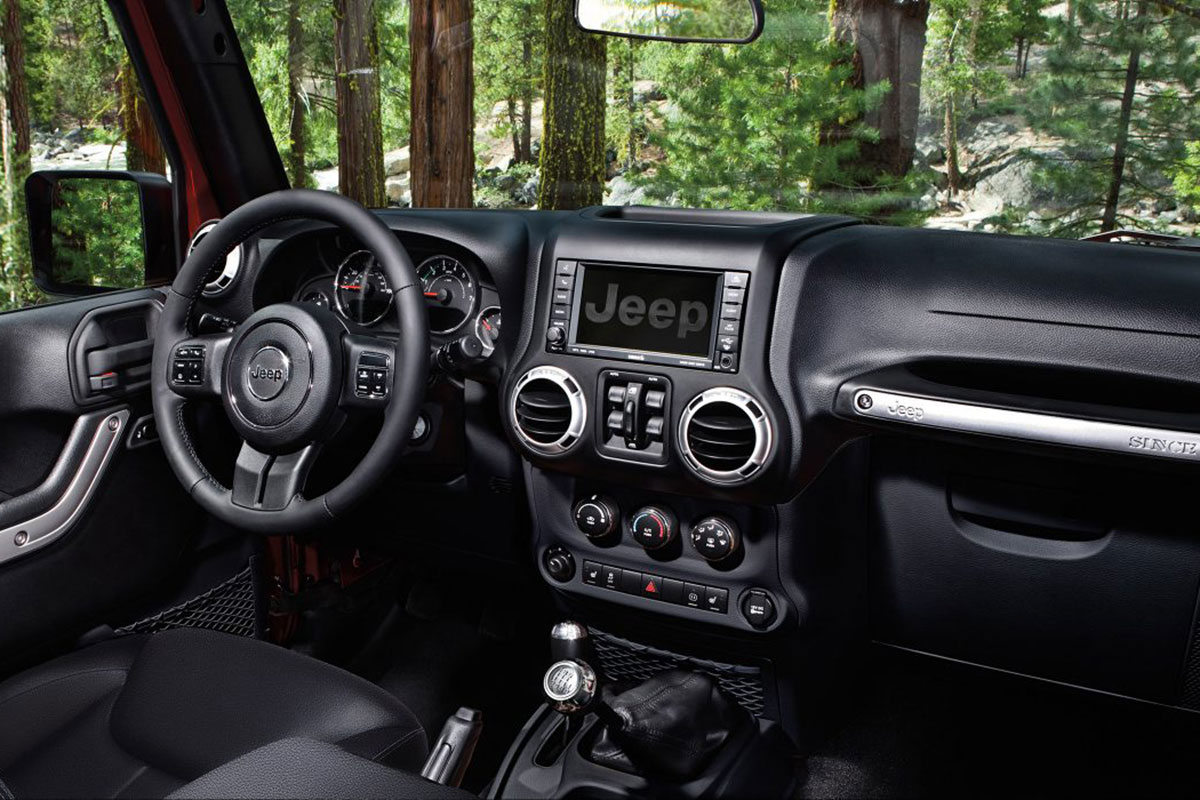 Jeep Wrangler Unlimited UConnect and SiriusXM