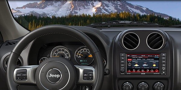 2016 Jeep Patriot UConnect Infotainment Technology