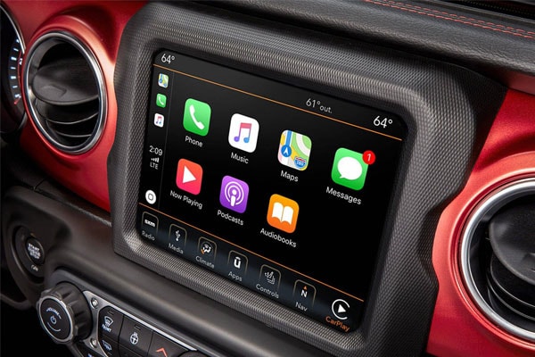 2020 Jeep Wrangler infotianment touchscreen