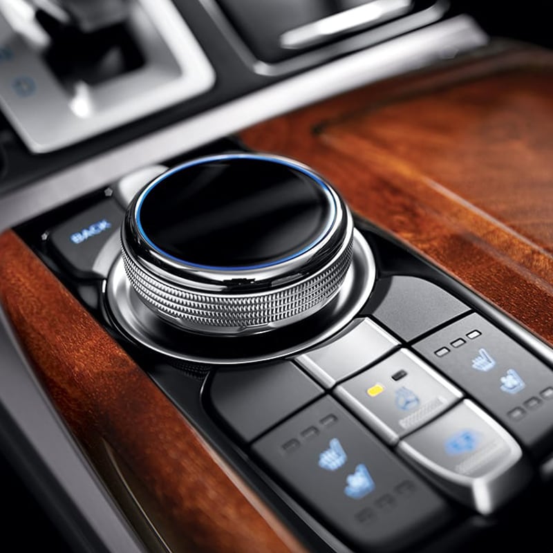 2019 Genesis G90 seat controls and audio controls