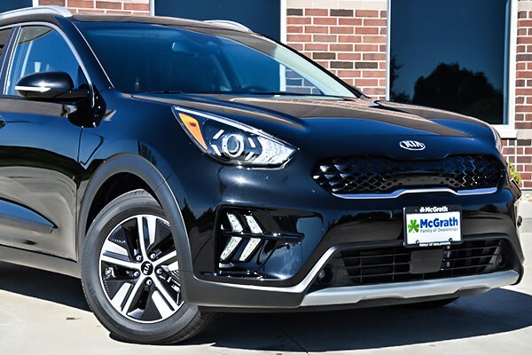 2020 Kia Niro front grille and headlights