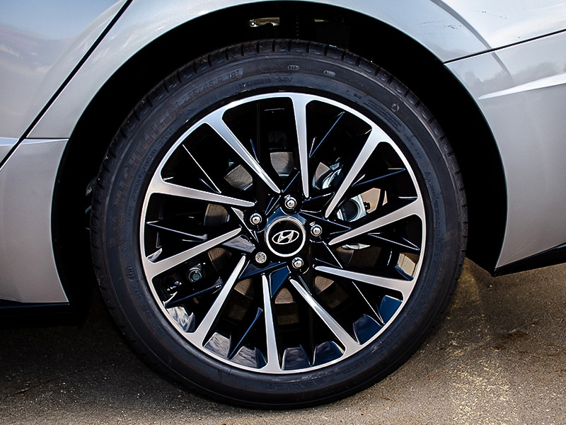 2020 Hyundai Sonata 18-inch alloy wheels