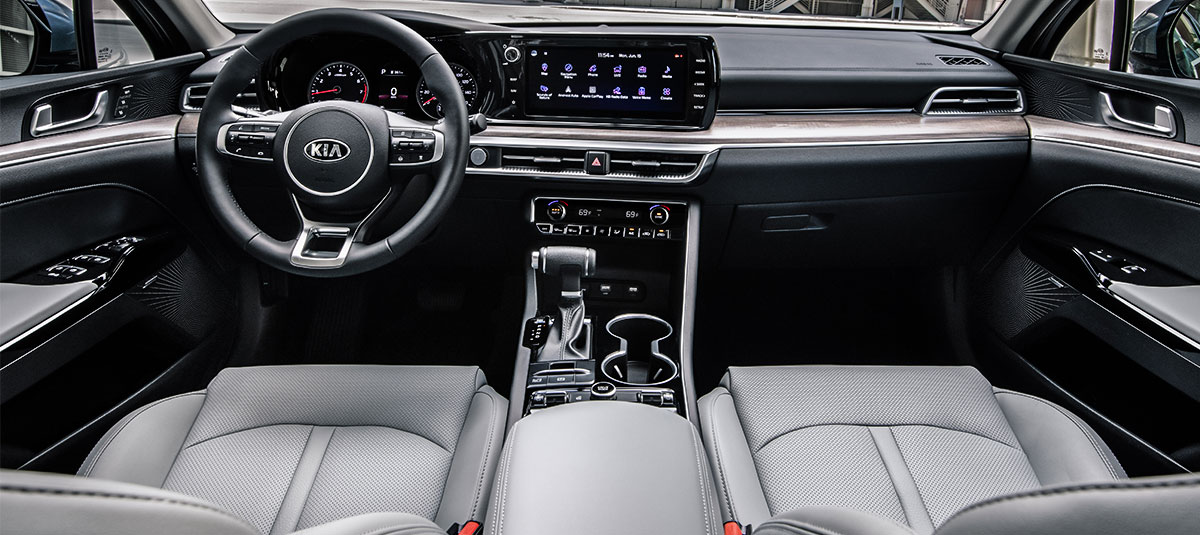 2021 Kia K5 front interior dash, front seating, and entertainment center