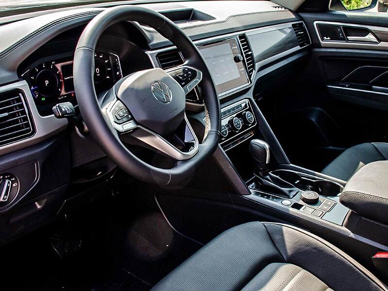 Atlas front interior dash and steering wheel